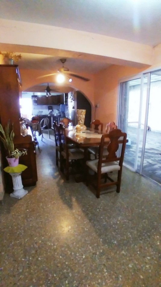 Casa con Piscina y Oficina en Venta - Zona Tribunales