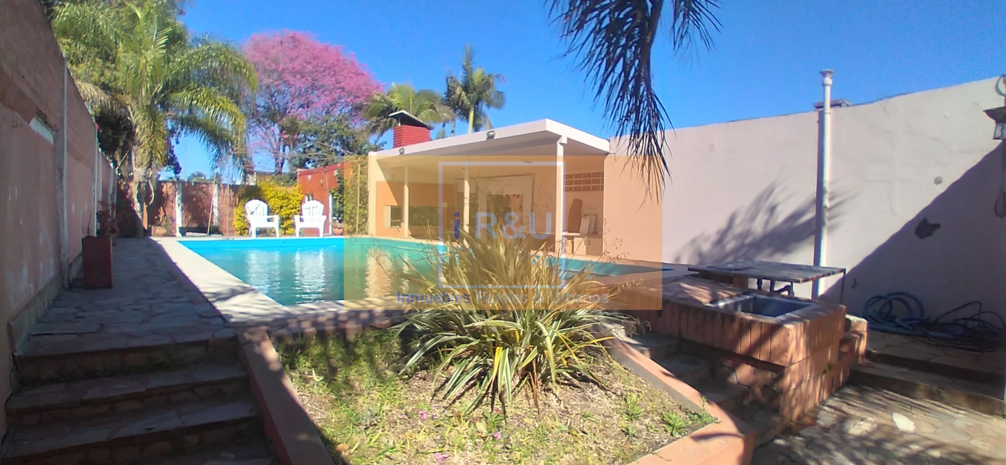 Casa de ensueño con jardin y piscina en Barrio Oeste de Reconquista