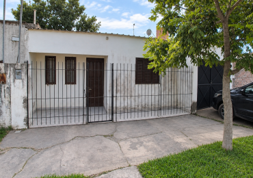Casa en venta en Barrio America, Reconquista — a 1.000 m de la zona universitaria